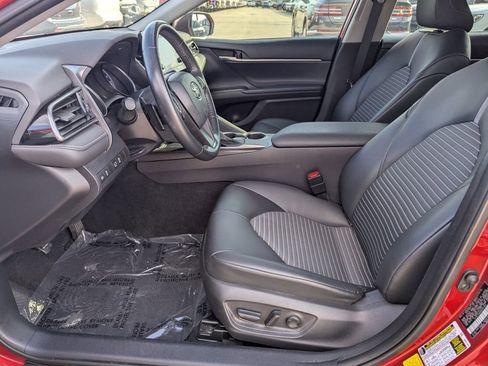 Used 2021 Toyota Camry SE image 21