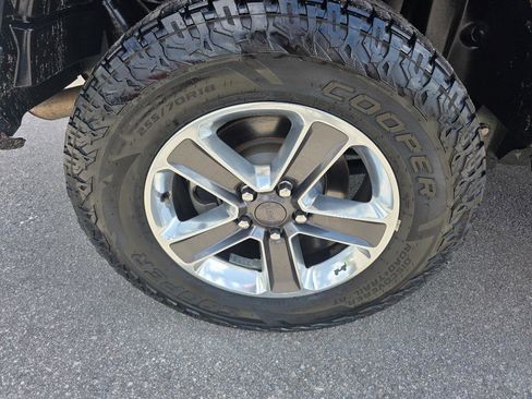 Used 2018 Jeep Wrangler Unlimited Sahara image 20