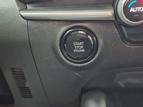 Used 2021 MAZDA MAZDA3 s image 31