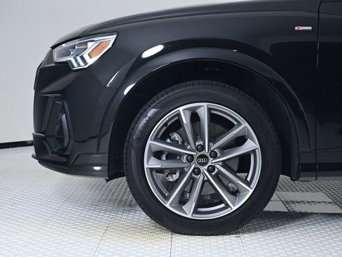 Certified 2025 Audi Q3 2.0T Premium w/ Convenience Package image 26