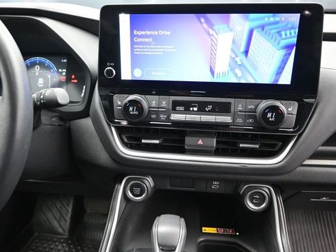 Used 2024 Toyota Grand Highlander XLE image 31