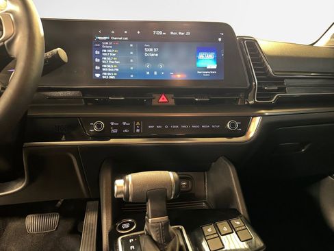 Certified 2023 Kia Sportage EX image 22