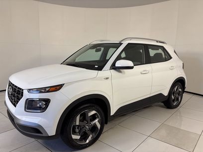 New 2025 Hyundai Venue SEL