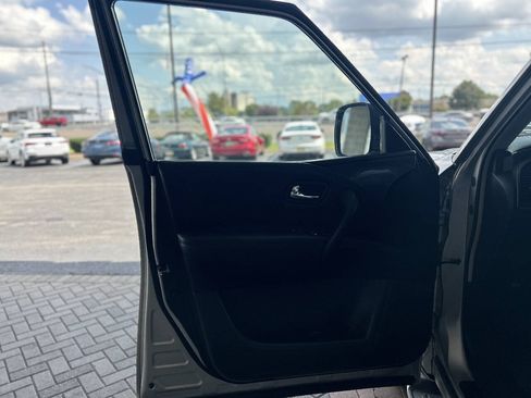 Used 2021 Nissan Armada SV AWD/4WD image 34