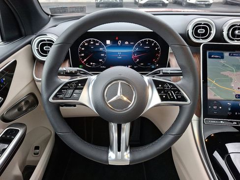 Certified 2025 Mercedes-Benz GLC 300 GLC 300 image 18