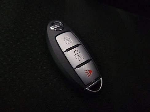 Used 2018 Nissan Murano S image 32