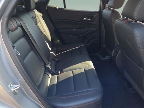 Used 2025 Chevrolet Trax RS image 18