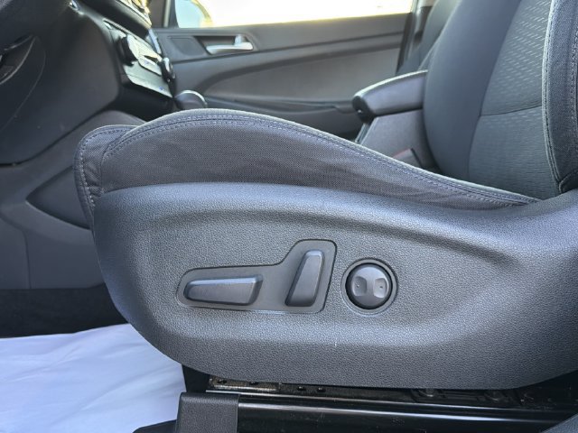 Used 2020 Hyundai Tucson Value FWD image 19