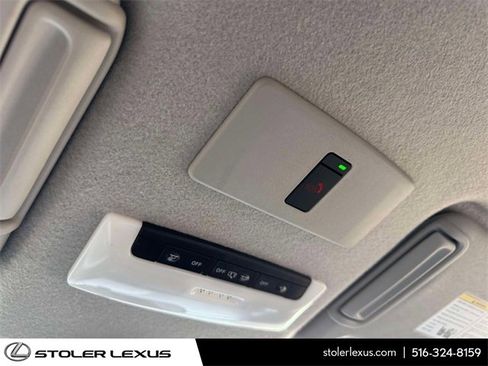 Used 2023 Nissan Kicks SR w/ SR Premium Package image 34