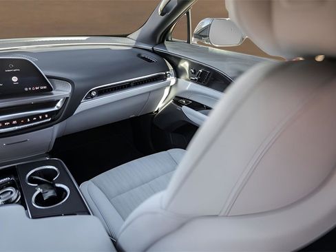 Certified 2024 Cadillac Lyriq Sport image 26