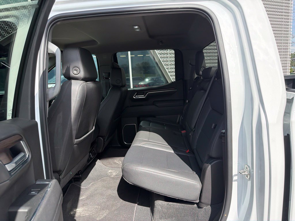 Used 2025 GMC Sierra 1500 SLT RWD image 8