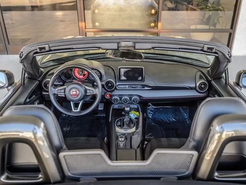 Used 2017 FIAT 124 Spider Abarth image 17