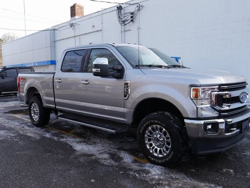 Used 2022 Ford F250 XLT w/ XLT Premium Package image 2