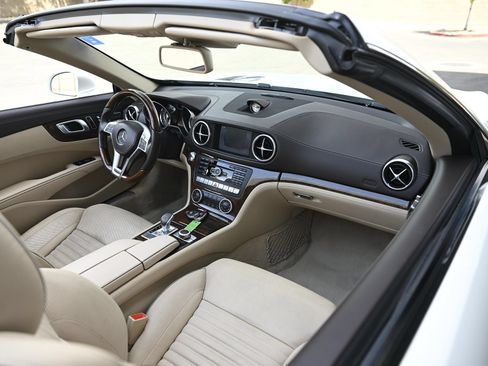 Used 2013 Mercedes-Benz SL 550 image 28