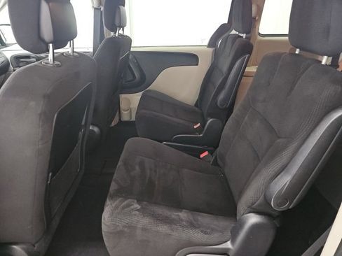 Used 2014 Dodge Grand Caravan SXT image 21
