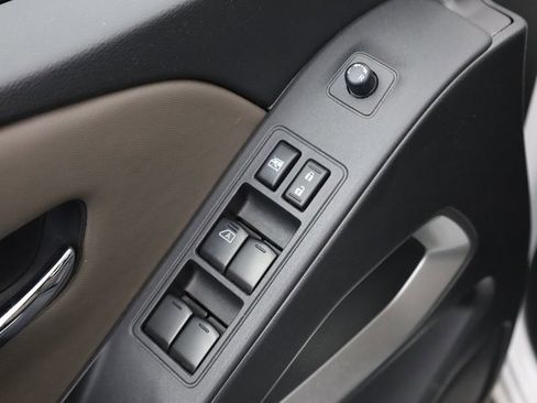 Used 2024 Nissan Frontier SV w/ SV Convenience Package image 12