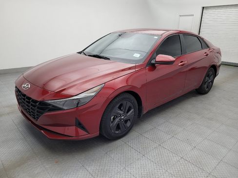 Used 2023 Hyundai Elantra SEL FWD image 2