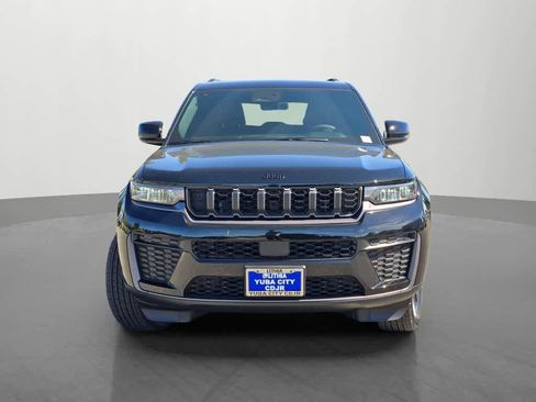 New 2026 Jeep Grand Cherokee Altitude image 2
