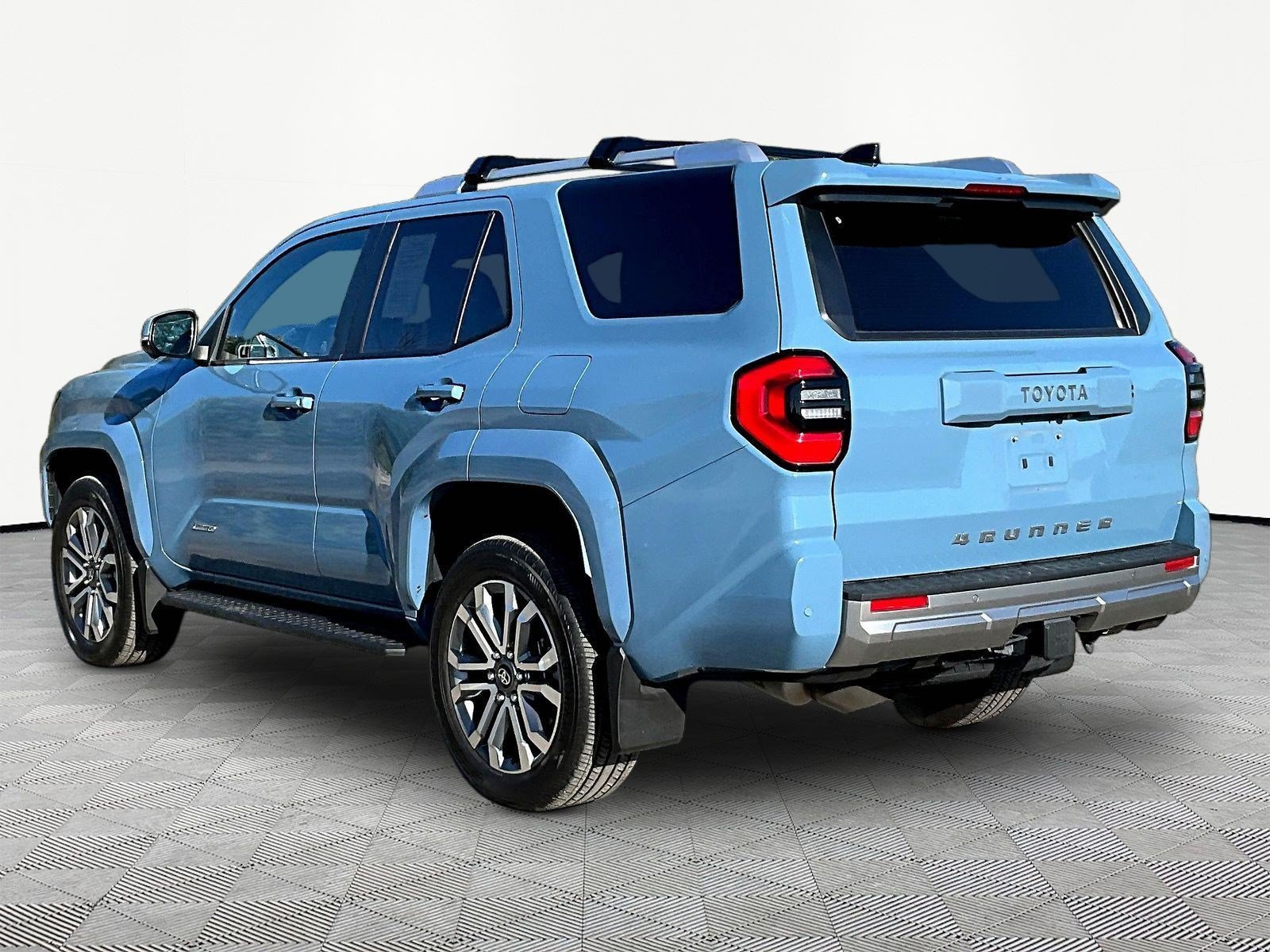 Used 2025 Toyota 4Runner Limited AWD/4WD image 11