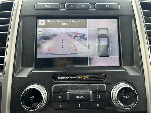 Used 2019 Ford F150 Platinum w/ Equipment Group 701A Luxury image 24