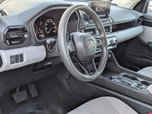 Used 2023 Honda Pilot LX image 9