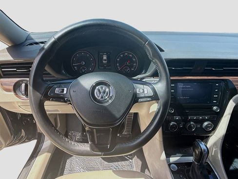 Used 2020 Volkswagen Passat 2.0T SEL FWD image 10