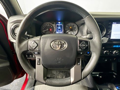 Used 2022 Toyota Tacoma TRD Off-Road image 17