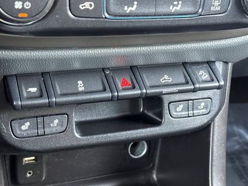 Used 2016 Chevrolet Colorado Z71 image 30