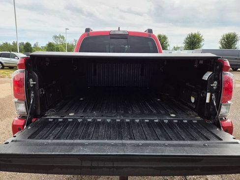 Used 2017 Toyota Tacoma TRD Pro AWD/4WD image 28