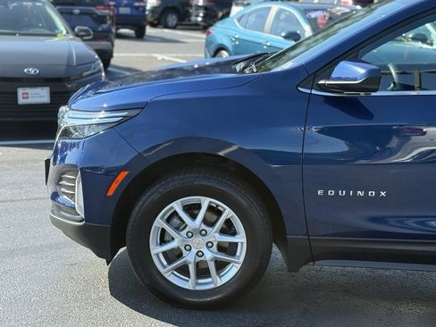 Used 2022 Chevrolet Equinox LT image 2