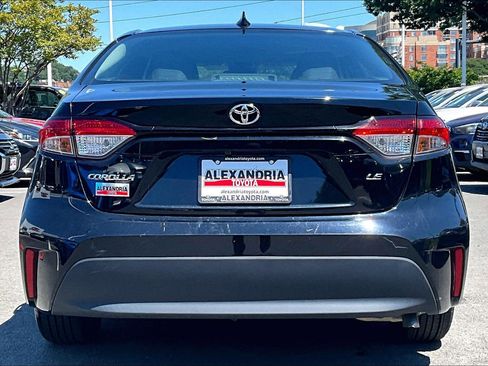 Used 2023 Toyota Corolla LE FWD image 4