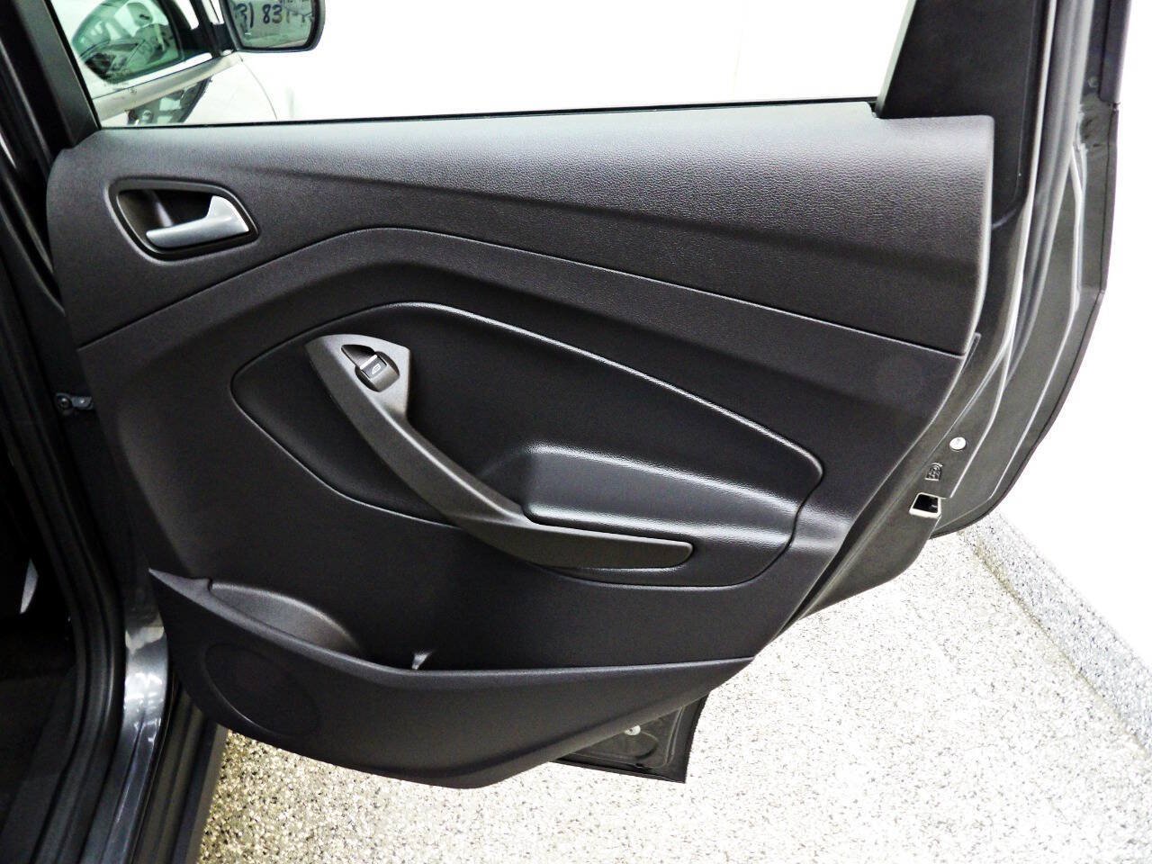 Used 2018 Ford C-MAX SE w/ Equipment Group 202A FWD image 12