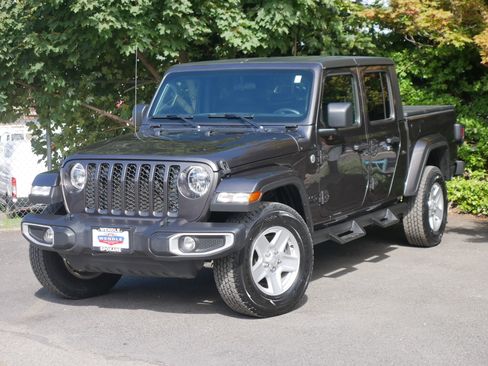 Used 2021 Jeep Gladiator Sport image 2
