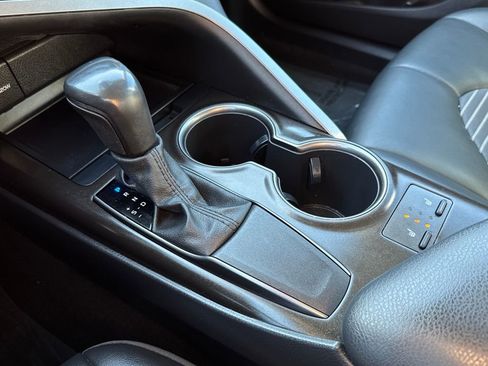 Used 2021 Toyota Camry SE image 25