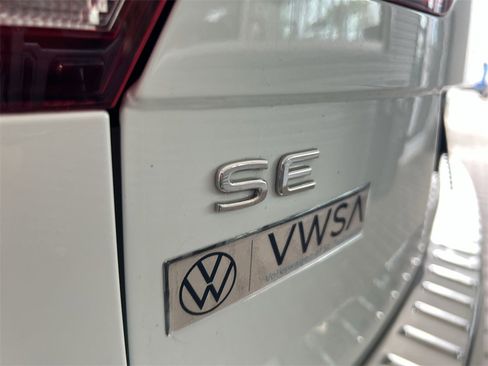Certified 2022 Volkswagen Tiguan SE image 48