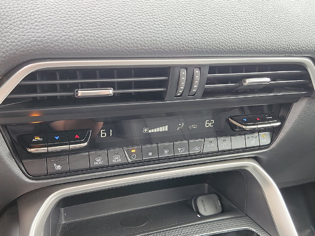 Used 2024 MAZDA CX-90 Plug-In Hybrid w/ Premium Pkg AWD/4WD image 16