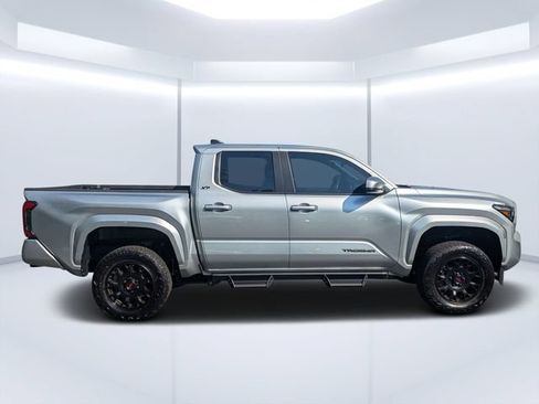 Used 2025 Toyota Tacoma SR5 RWD image 2