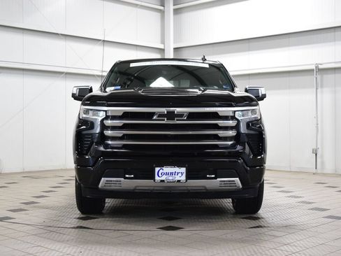 Used 2024 Chevrolet Silverado 1500 High Country w/ Technology Package AWD/4WD image 2