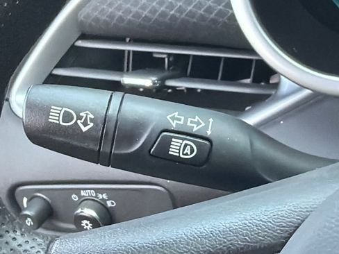 Used 2025 Chevrolet Malibu LT FWD image 25