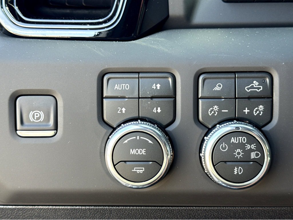 New 2026 GMC Sierra 2500 AT4 w/ AT4 Premium Plus Package AWD/4WD image 10