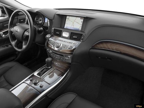 Used 2018 INFINITI Q70 L 3.7 image 5