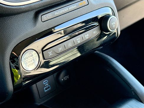 Used 2023 Ford Escape Platinum image 10