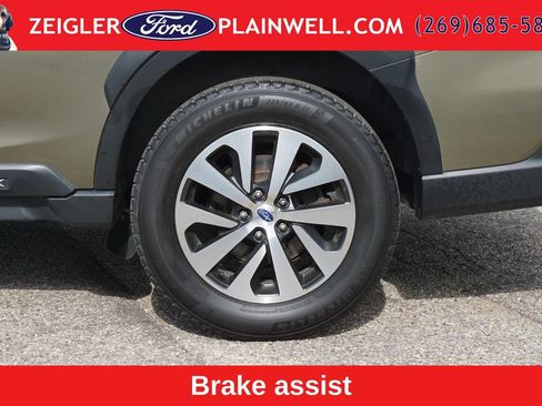 Used 2024 Subaru Outback Premium AWD/4WD image 9