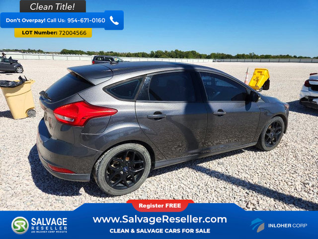 Used 2016 Ford Focus SE w/ Equipment Group 201A FWD image 4