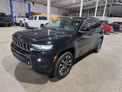 Used 2022 Jeep Grand Cherokee Overland w/ Adv Protech Group III AWD/4WD image 2