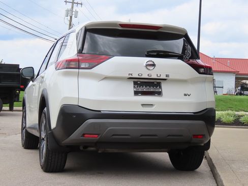 Used 2021 Nissan Rogue SV FWD image 11
