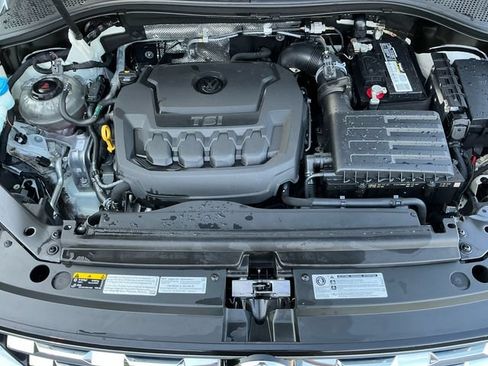 Used 2020 Volkswagen Tiguan SE w/ Panoramic Sunroof Package AWD/4WD image 19