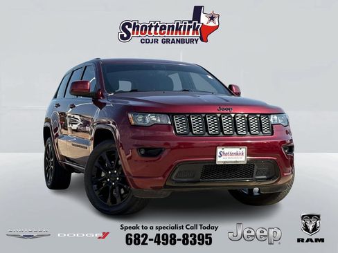 Used 2022 Jeep Grand Cherokee Laredo X AWD/4WD image 1