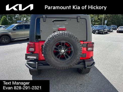 Used 2017 Jeep Wrangler Unlimited Sahara AWD/4WD image 6
