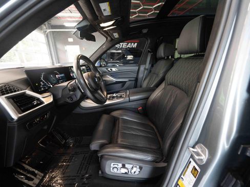 Used 2023 BMW X7 M60i w/ Executive Package AWD/4WD image 9